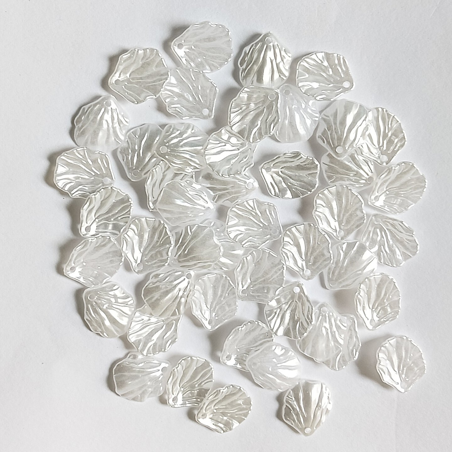 pearl Shell Shape Acrylic Charms beads - Image 2