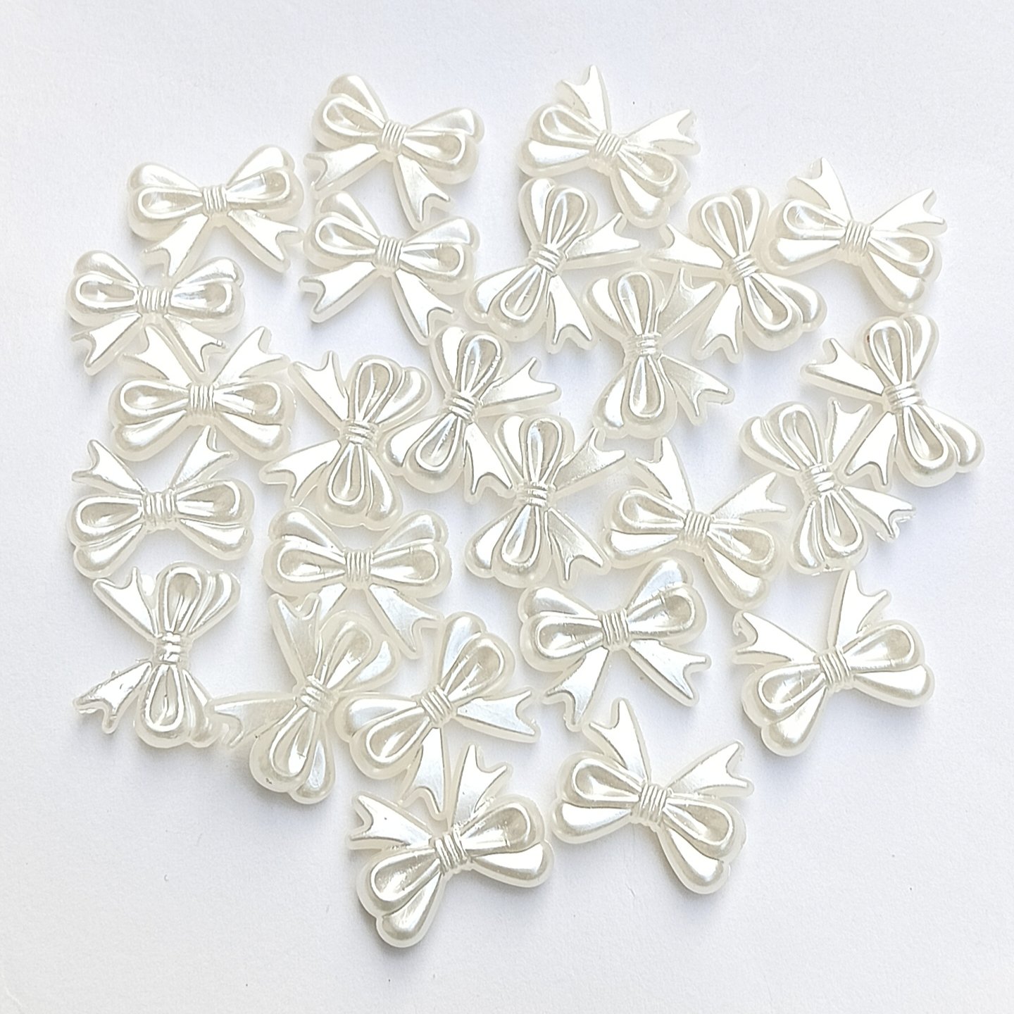 Pearl White Bow Flatback Charms beads - Image 2