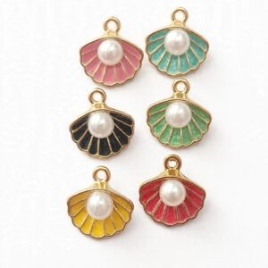 pearl shell charm (random colour)
